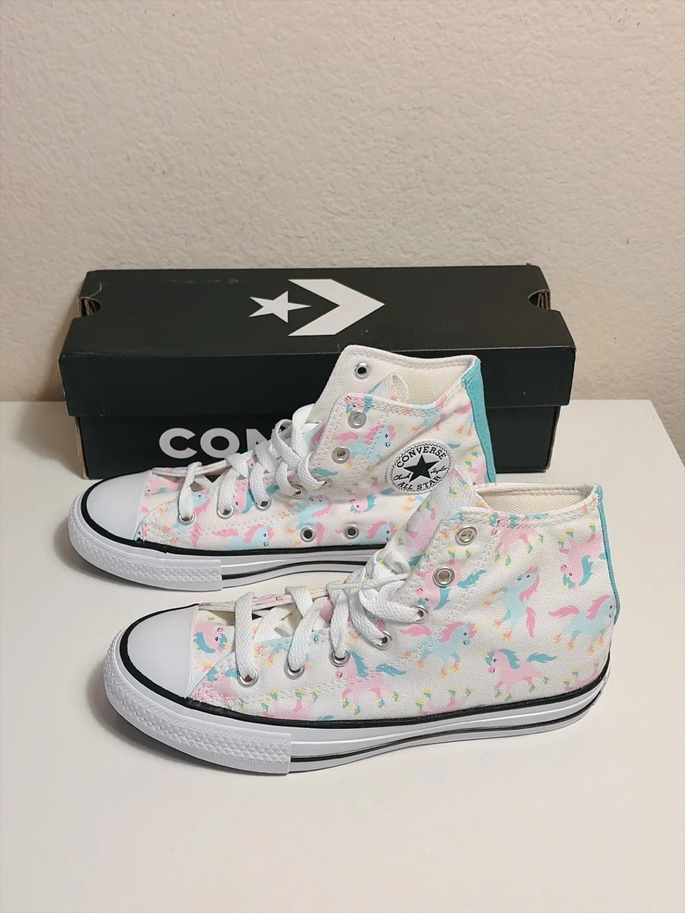 Converse Chuck Taylor All Star Unicorn High Top Junior Size 4 White Multi 669816